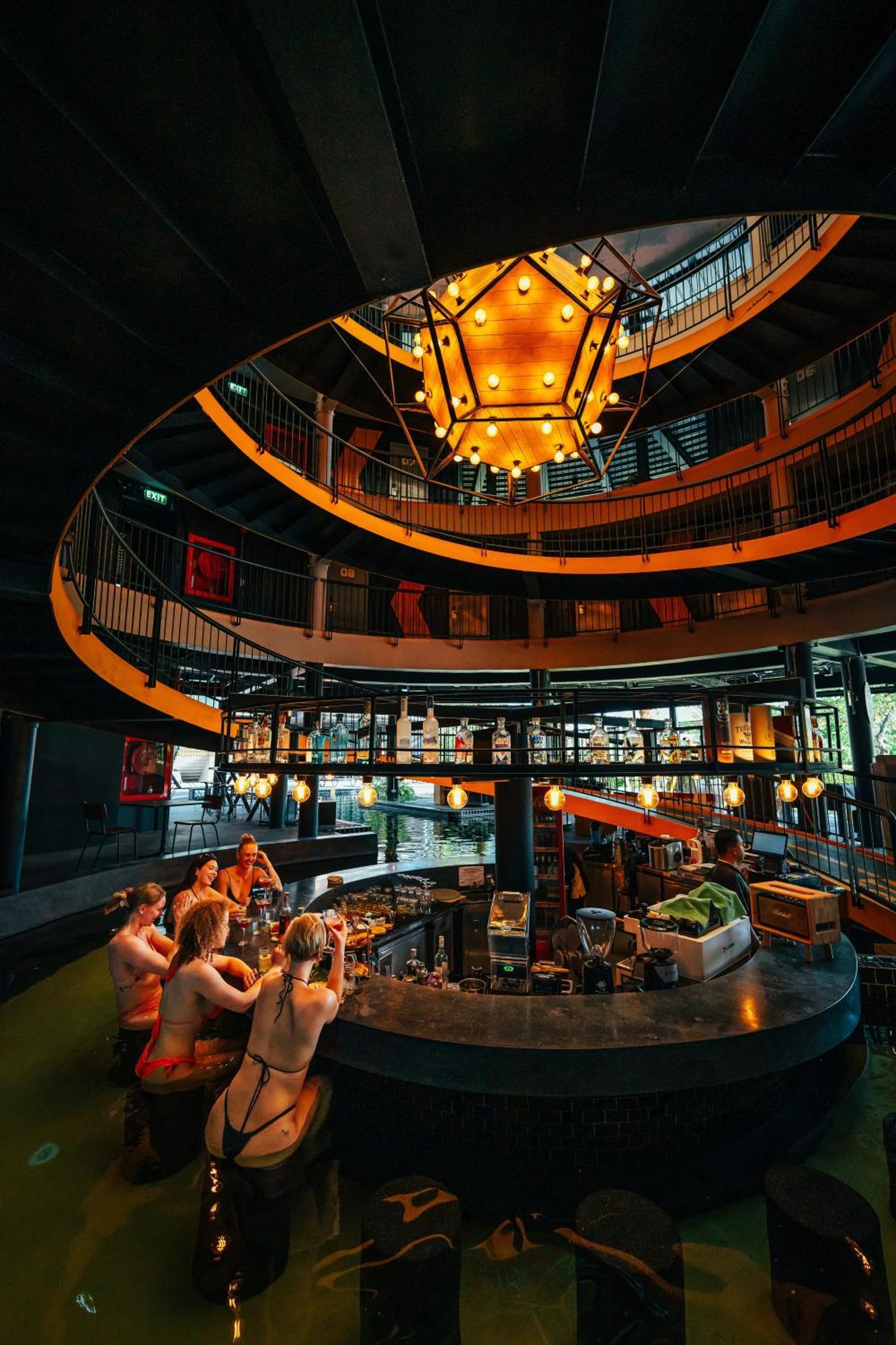 Hivetel Hotel Chalong Eksteriør billede